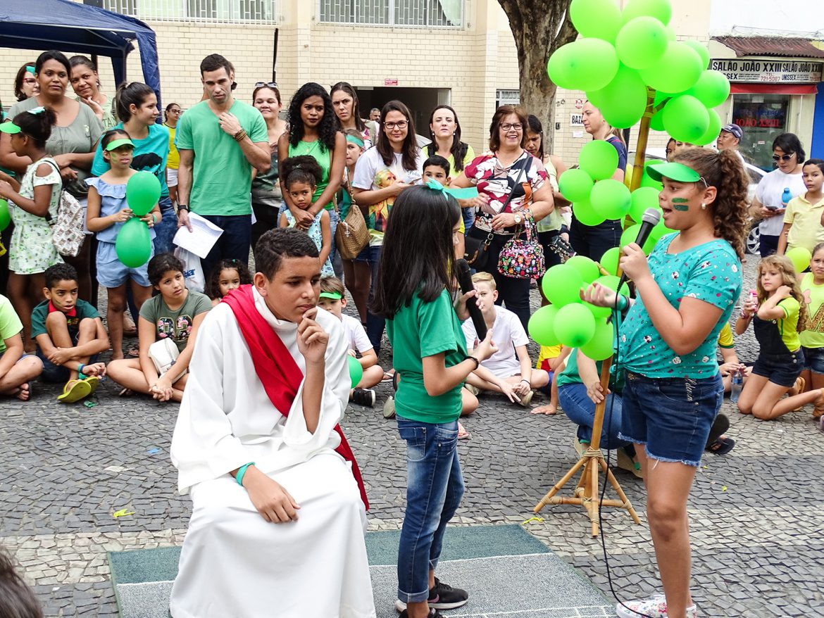 Paróquia Sagrado Coração de Jesus envolve seus catequizandos em gincana bíblica