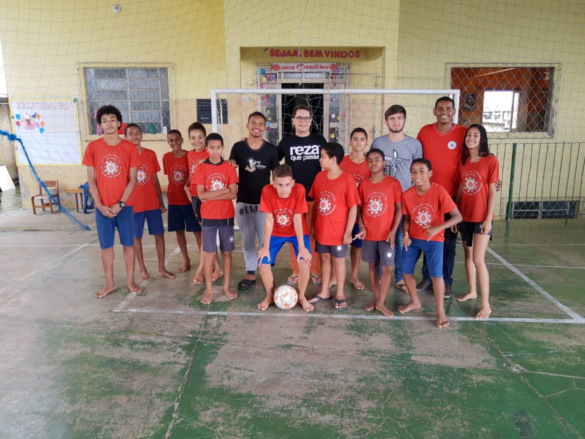 Jornada Mundial dos Pobres: propedeutas visitam projetos sociais da Cáritas