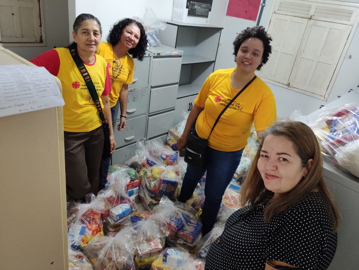 Projeto Crubixá distribui mais de 120 cestas básicas a famílias de João Neiva