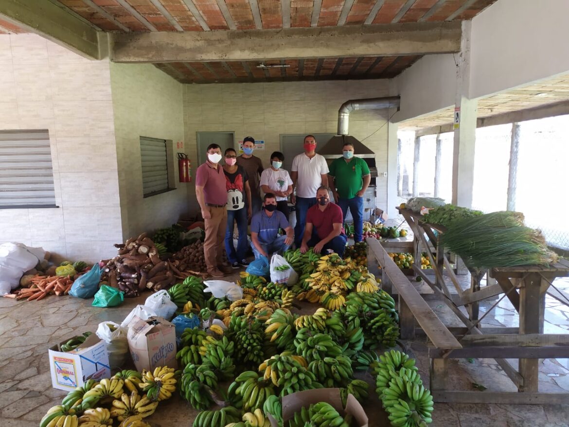 Paróquia Sagrada Família participa de ação solidária em prol de famílias necessitadas