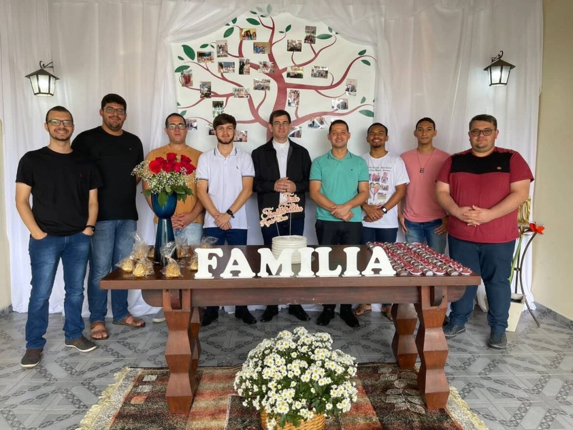 Seminaristas recebem seus familiares para um momento de confraternização