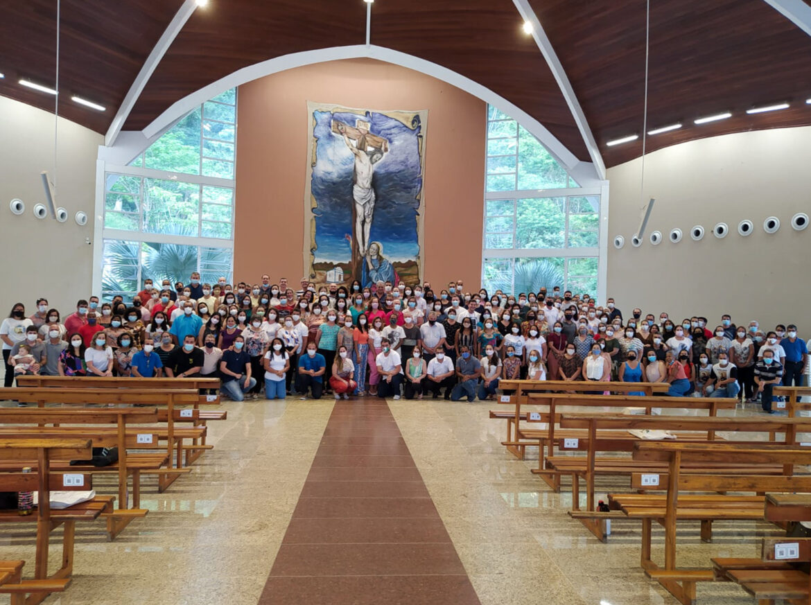 Quase 200 leigos de Aracruz participam de retiro no Santuário Diocesano