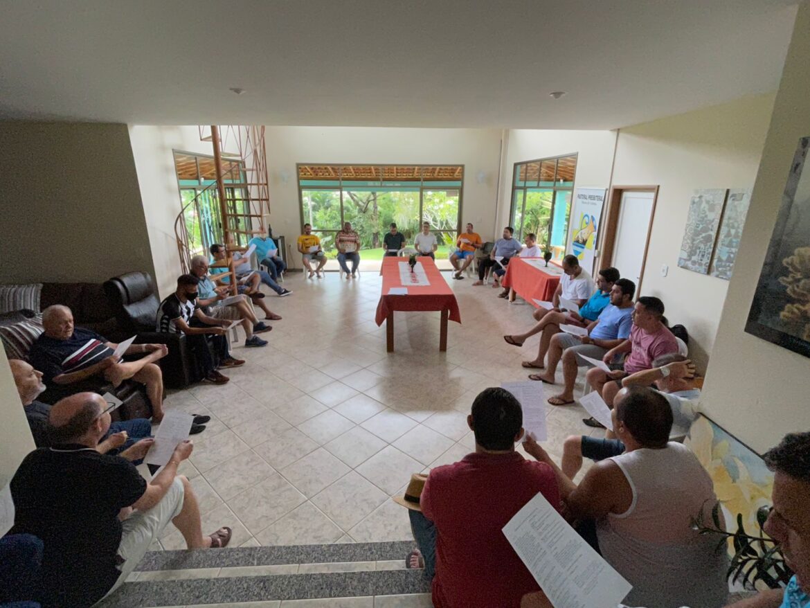 Padre se reúnem em momento de confraternização