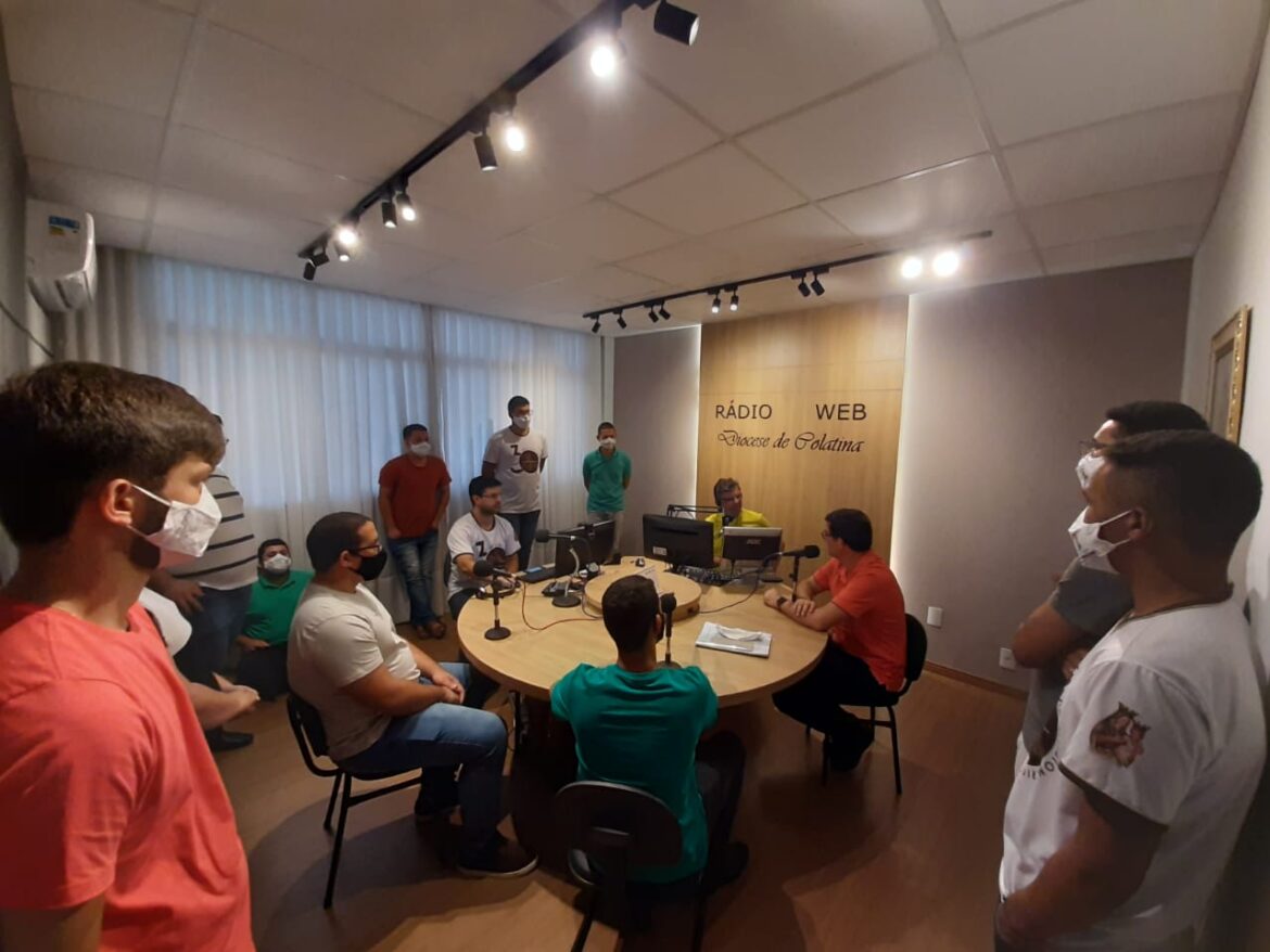 Seminaristas iniciam nova temporada do programa “Vem e Segue-me” na rádio web