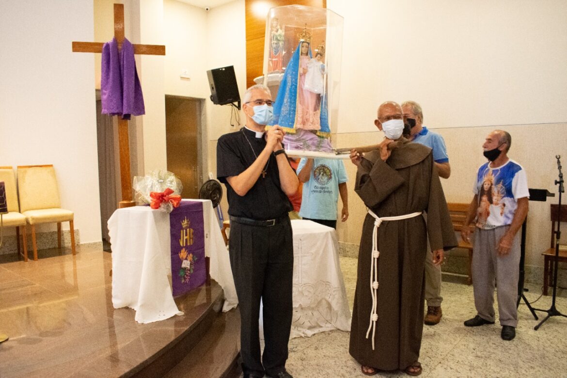 Posse de frei Pedro conta com presença da imagem peregrina de Nossa Senhora da Penha