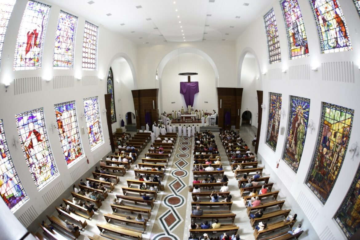 Missa do Crisma: a emoção do retorno às celebrações presenciais