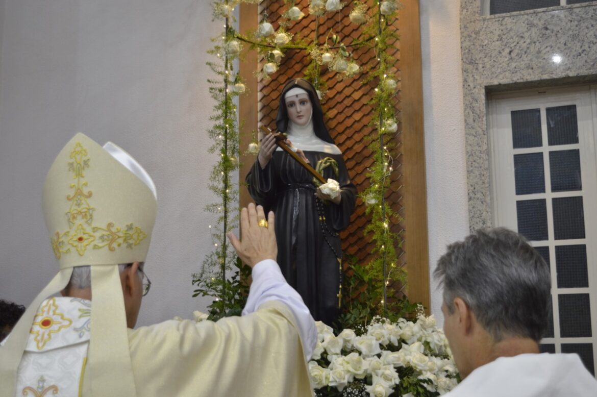 Dom Lauro celebra festa em honra a Santa Rita de Cássia, em Linhares