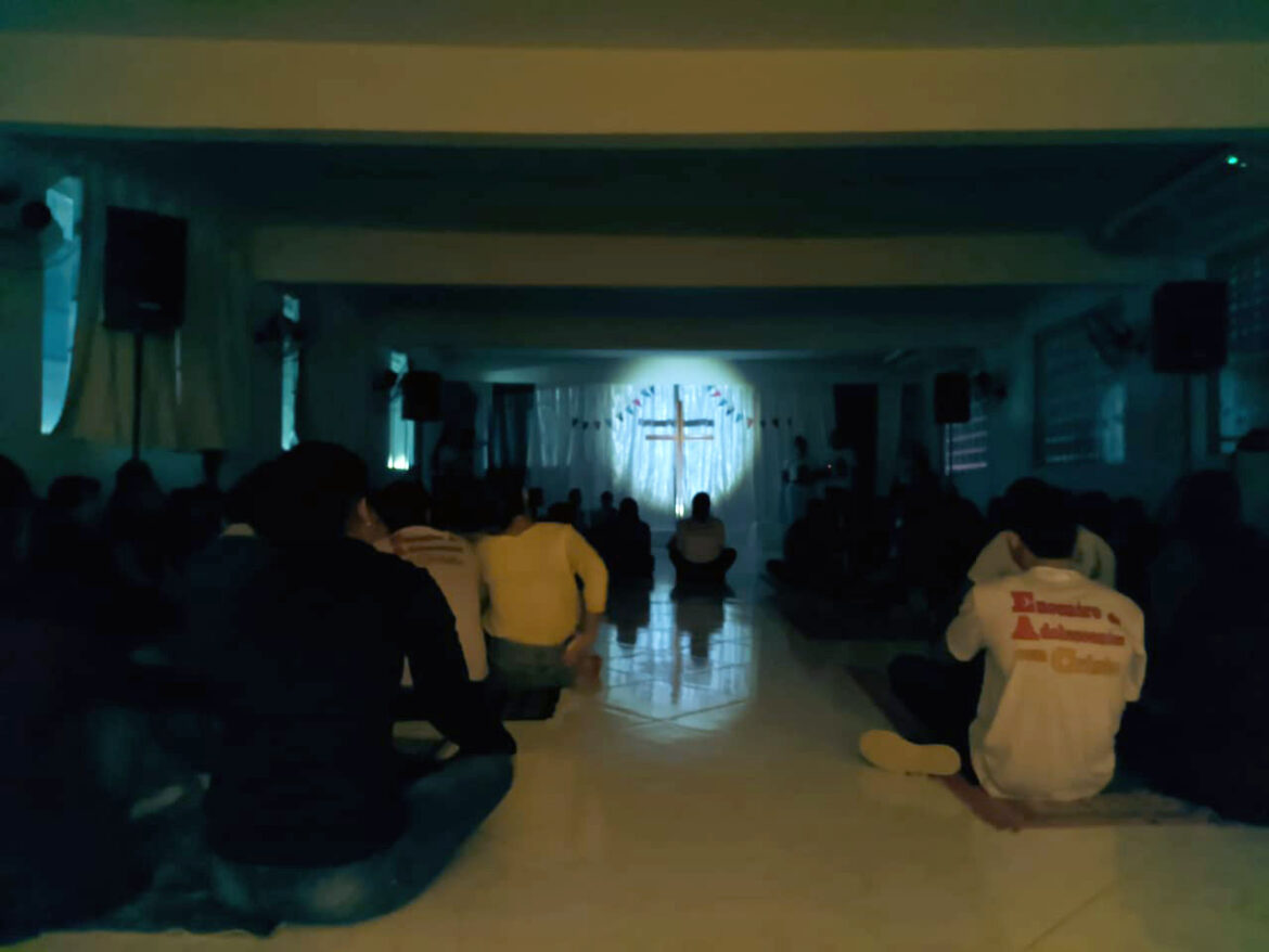 Luau reúne quase 100 jovens e adolescentes na paróquia de Pancas