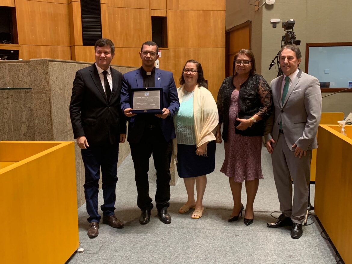 Projeto Território da Paz recebe homenagem na Assembleia Legislativa