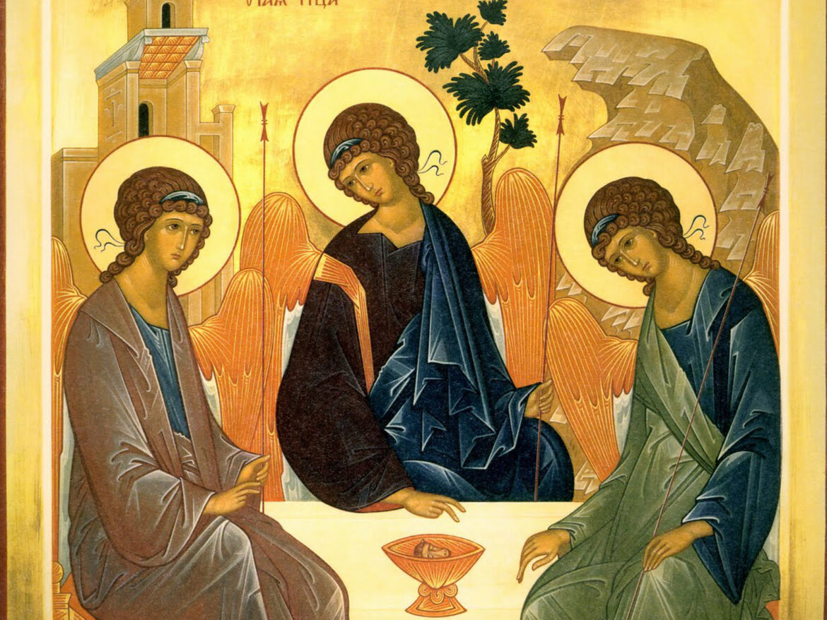 Santíssima Trindade: paróquia de Linhares prepara festa de sua padroeira