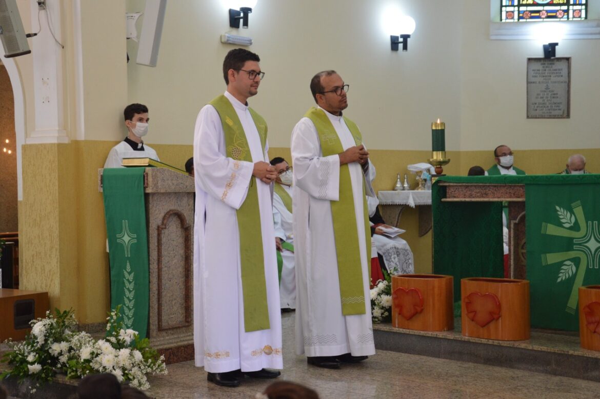 Paróquia de Baixo Guandu acolhe seus novos padres