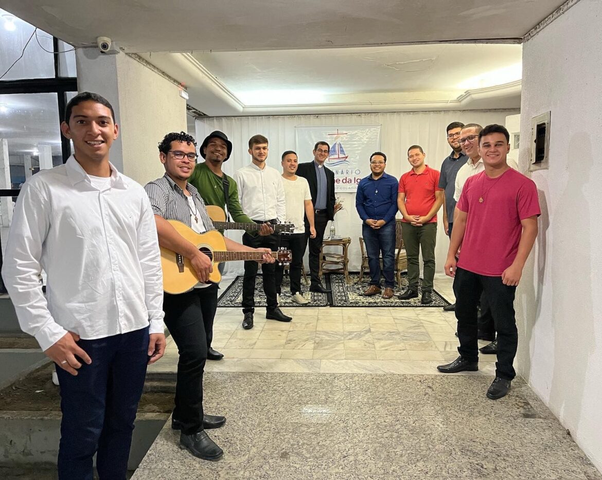 Noite de Petiscos: seminaristas comemoram sucesso de evento beneficente