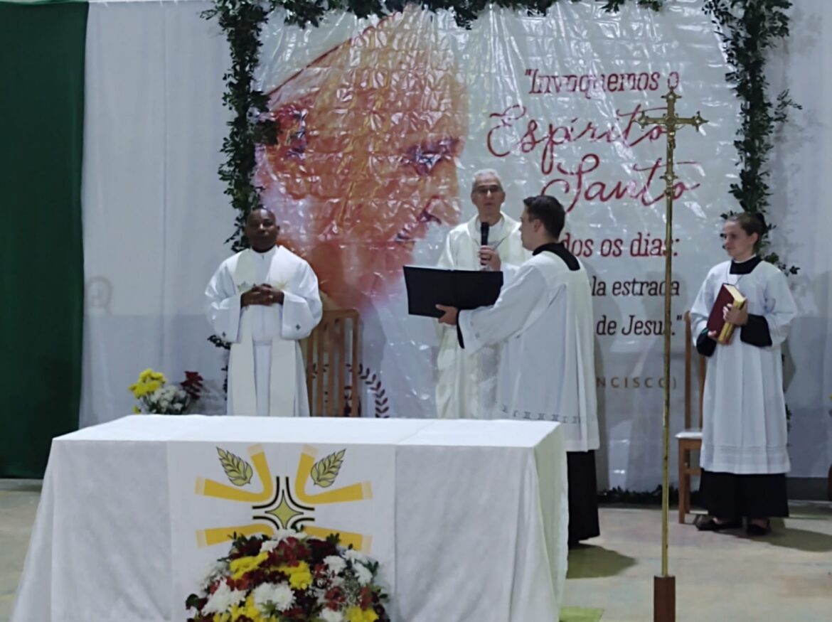 Dom Lauro celebra festa de São Francisco de Assis em Laranja da Terra
