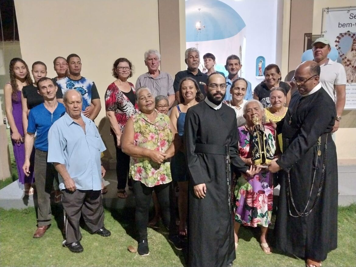 Paróquia Santa Teresinha recebe redentoristas para festa de Nossa Senhora Aparecida