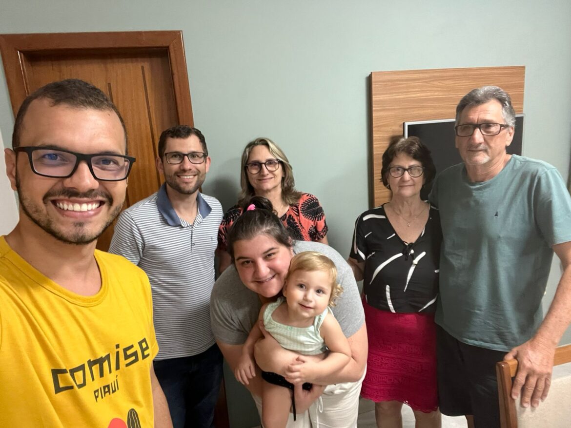 Seminaristas visitam famílias no mês dedicado às missões
