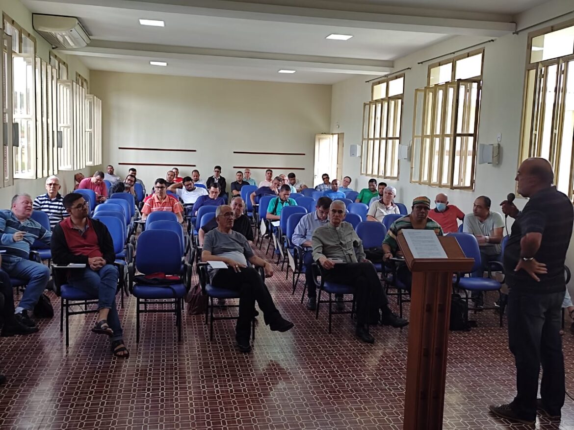 Última reunião do presbitério deste ano é marcada por análise de conjuntura