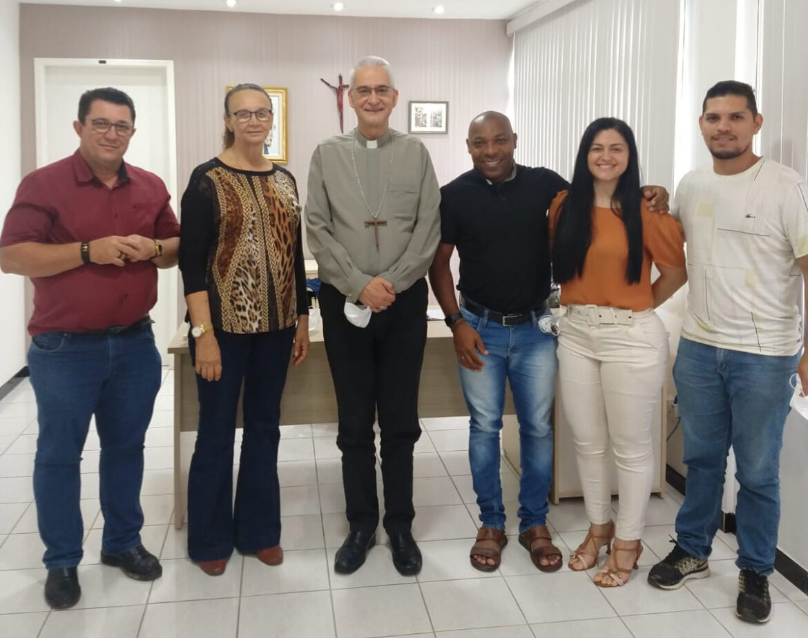 Dom Lauro recebe membros da RCC