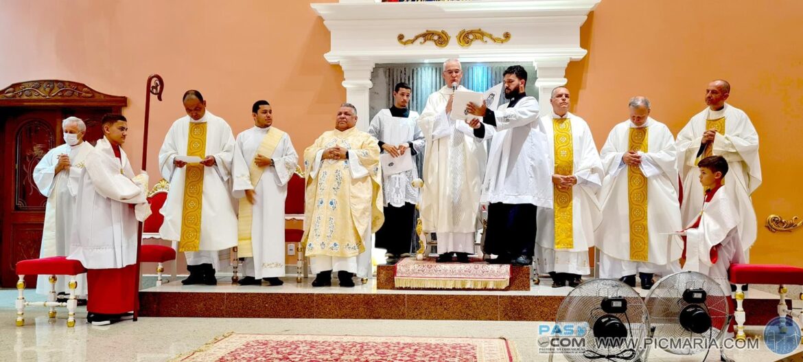 PARÓQUIA IMACULADO CORAÇÃO DE MARIA ACOLHE NOVO PÁROCO