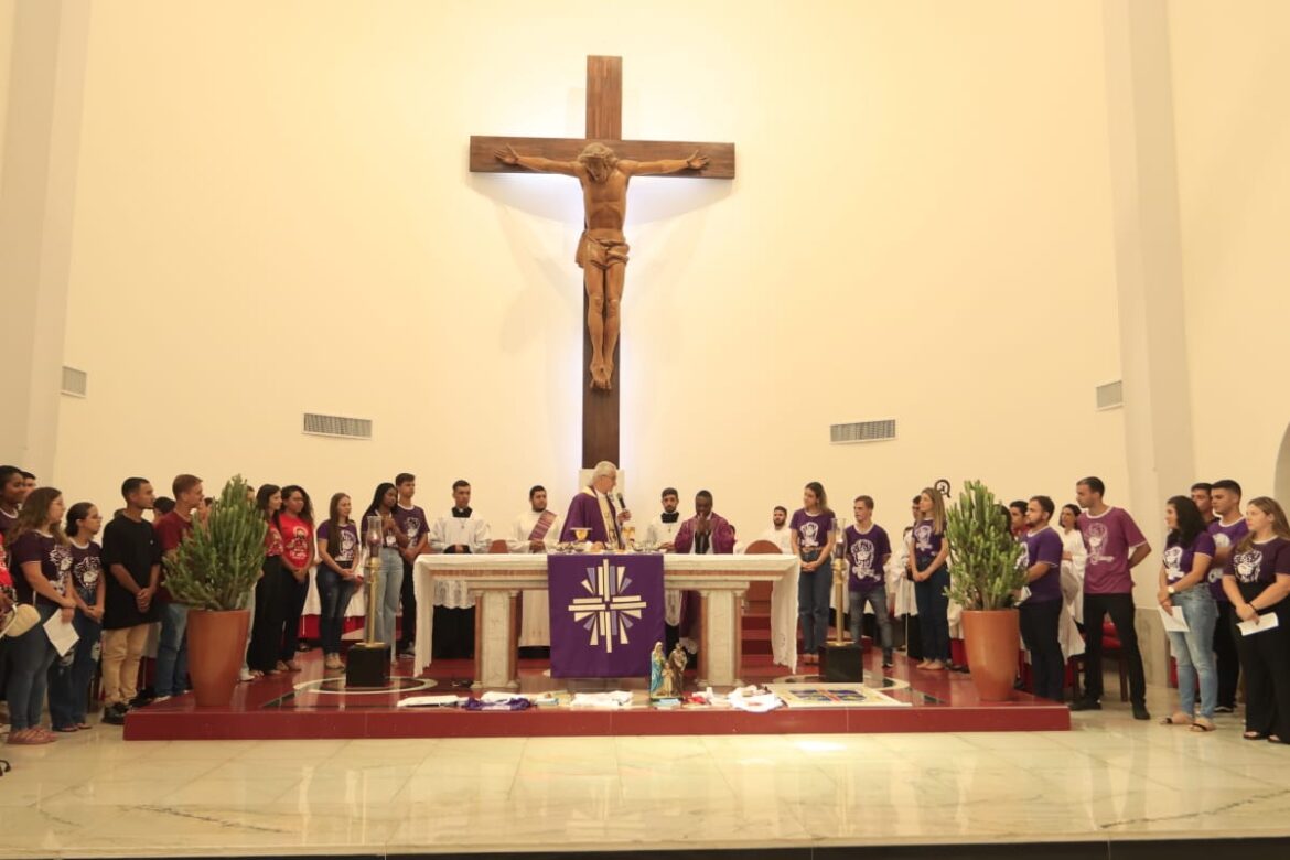 DOM LAURO INICIA VISITA PASTORAL À PARÓQUIA SAGRADO CORAÇÃO DE JESUS