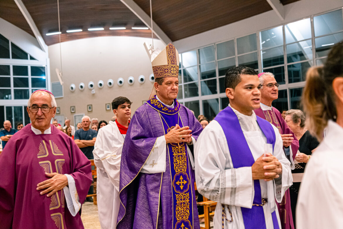 21 DE MARÇO: SANTUÁRIO CHEIO EM MISSA COM BISPO DE TEIXEIRA DE FREITAS