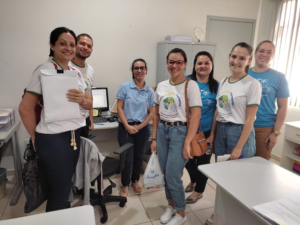 EQUIPE DA PARÓQUIA CORAÇÃO EUCARÍSTICO DE JESUS VISITA CÚRIA DIOCESANA