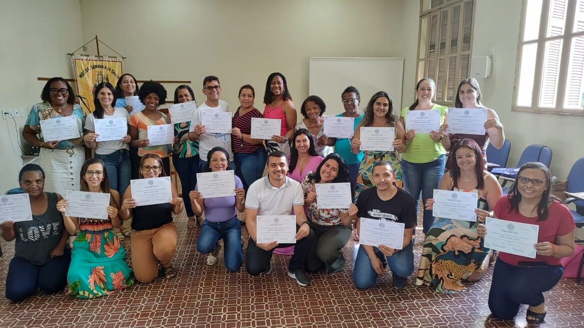 ESCOLA DIOCESANA DE CATEQUESE FORMA MAIS UMA TURMA