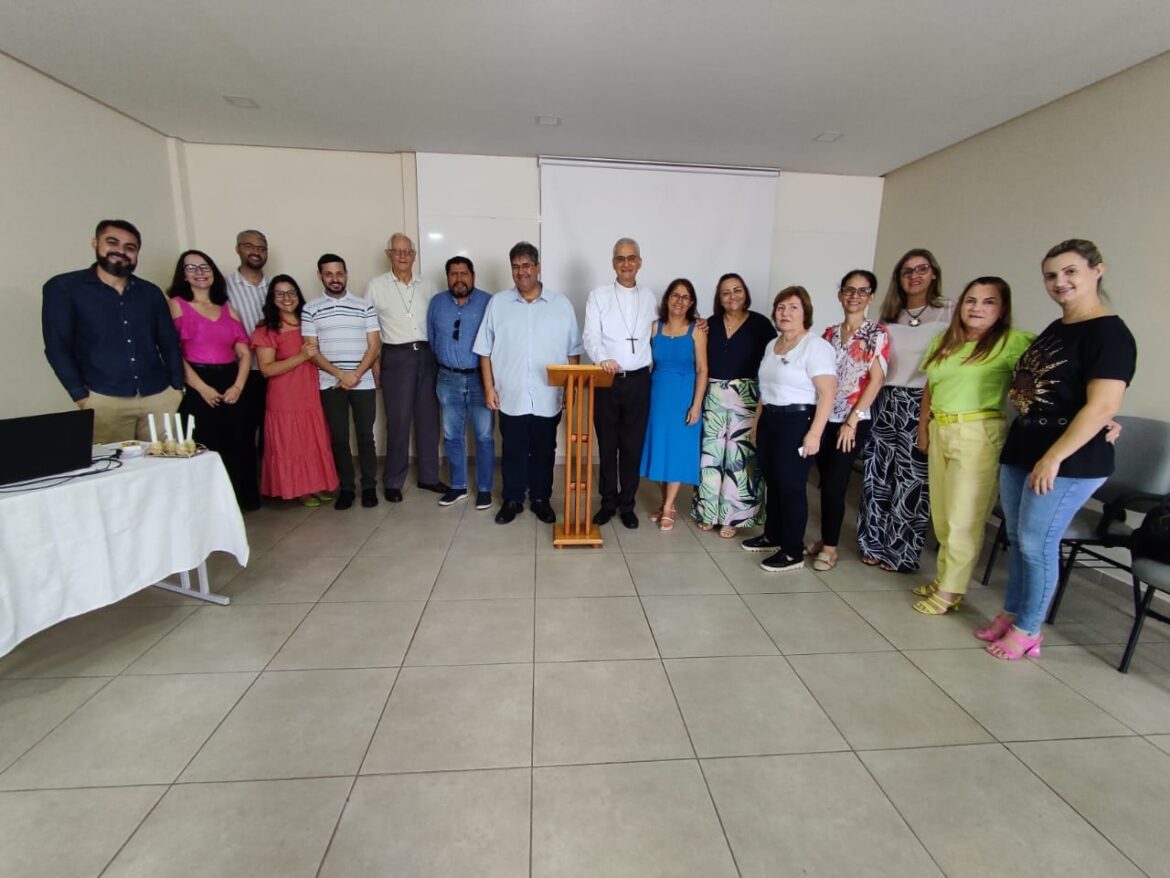 DIOCESE RECEBE GESTORES EDUCACIONAIS PARA MOMENTO DE REFLEXÃO