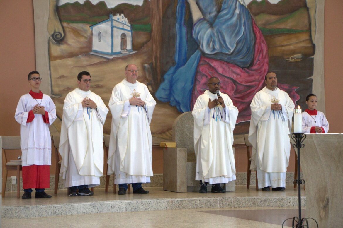 RCC PROMOVE ENCONTRO MARIANO