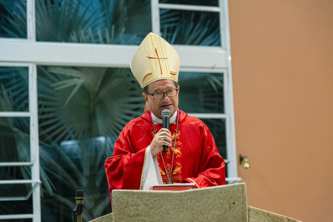 DOM VITAL CELEBRA MISSA NO JUBILEU DE PRATA DO SANTUARIO