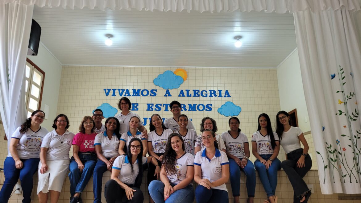 OBRA SOCIAL SANTA LUZIA REALIZA FORMAÇÃO COM SEUS COLABORADORES