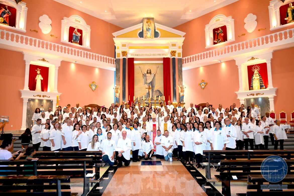 440475618_846717484168037_7213287839112349808_n PARÓQUIA IMACULADO CORAÇÃO DE MARIA INSTITUI NOVOS MINISTROS EXTRAORDINÁRIOS DA EUCARISTIA