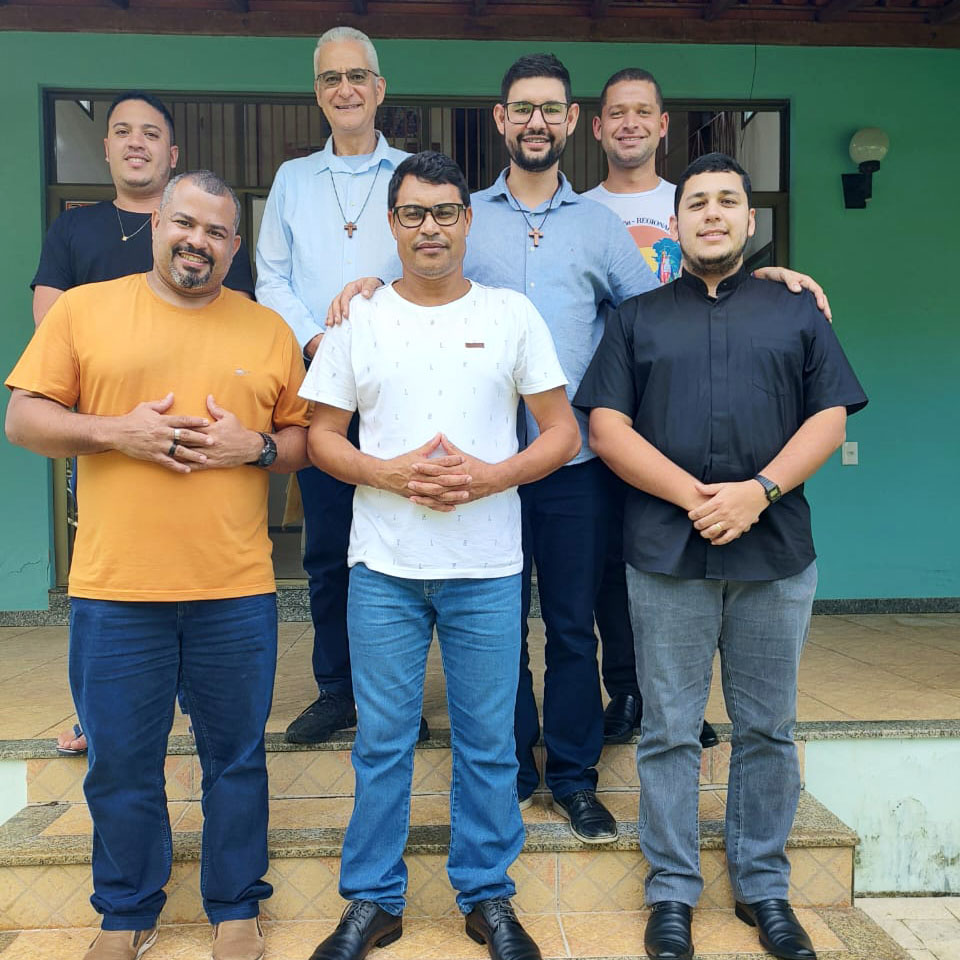 IMG-20240522-WA0065 DOM LAURO SE REUNE COM OS PADRES NOVOS DA DIOCESE