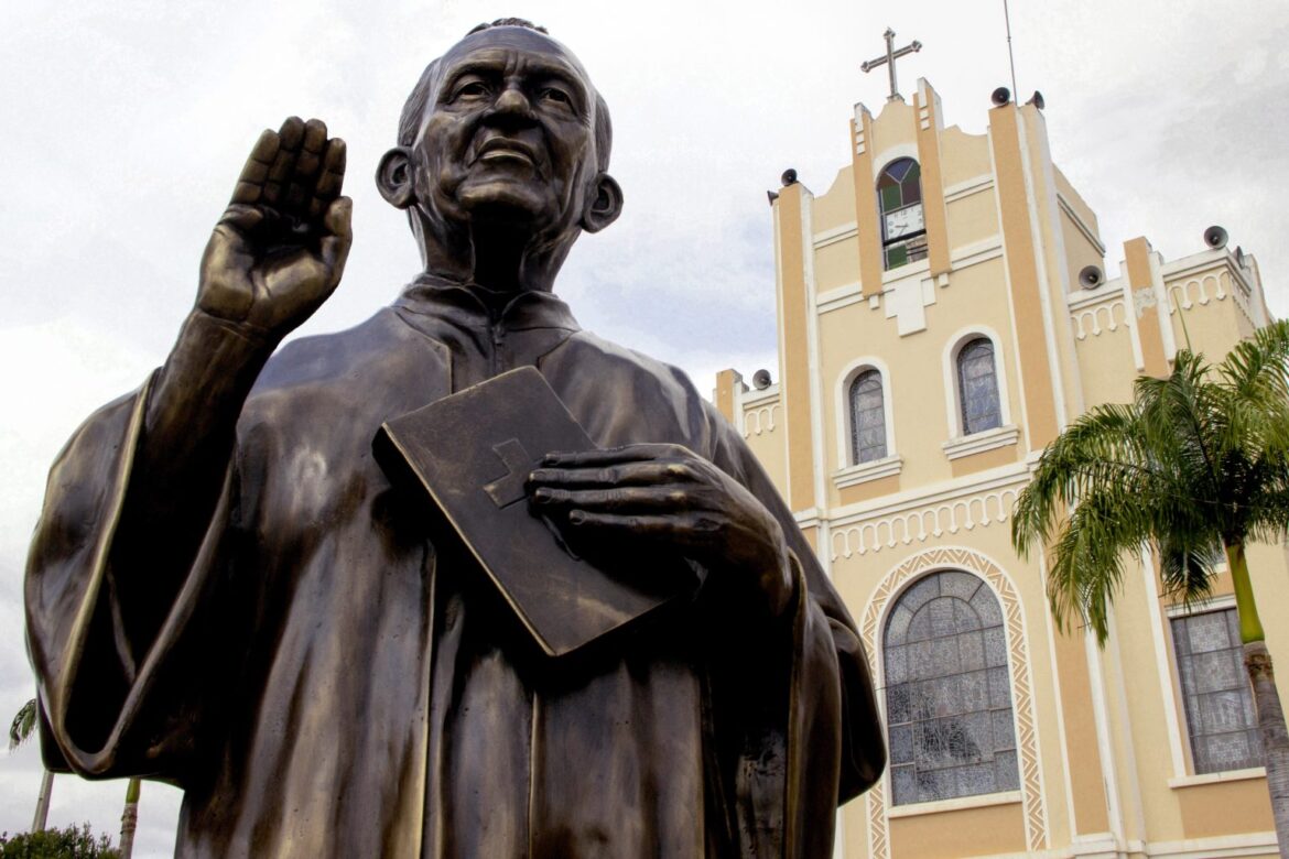 Pe. Alonso PRESERVANDO A HISTÓRIA DO PADRE ALONSO