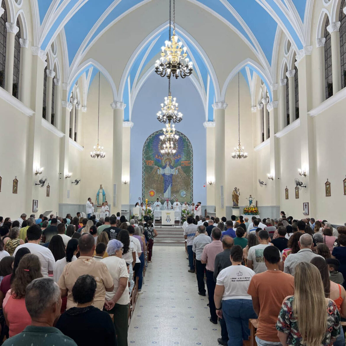 IMG-20240603-WA0219 PARÓQUIA NOSSA SENHORA MEDIANEIRA DE TODAS AS GRAÇAS CELEBRA A FESTA DA SUA PADROEIRA