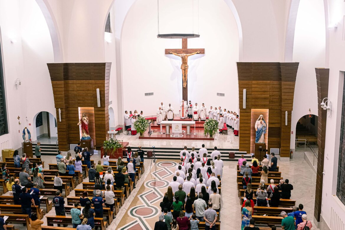 15-ANOS-DIOCESE-8 DOM LAURO CELEBRA MISSA EM AÇÃO DE GRAÇAS PELOS 34 ANOS DA DIOCESE DE COLATINA