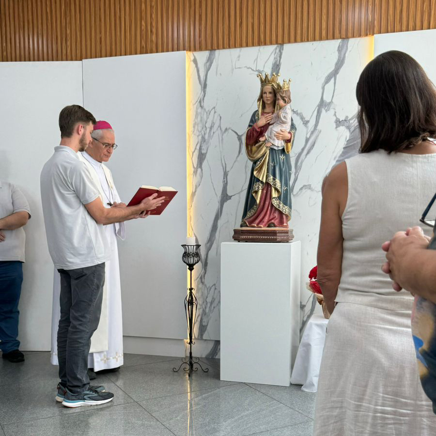 Imagem do WhatsApp de 2024-07-15 à(s) 11.05.09_addd5c3a IMAGEM DE NOSSA SENHORA DA SAÚDE É ENTRONIZADA NA CÚRIA DIOCESANA