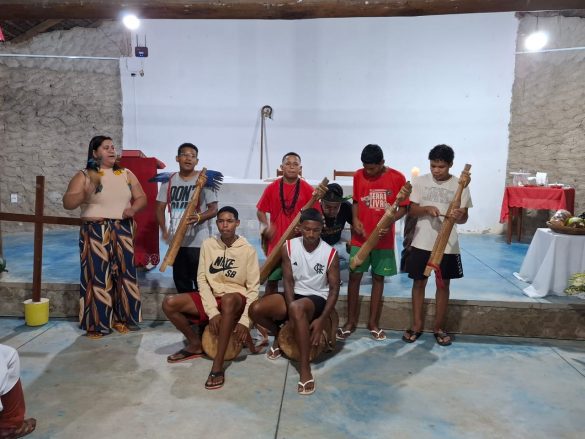 Missa na Aldeia Pau Brasil celebra o Dia Internacional dos Povos Indígenas