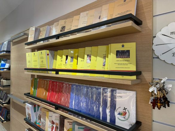 Renovação e esperança: Livraria Cordis será reinaugurada