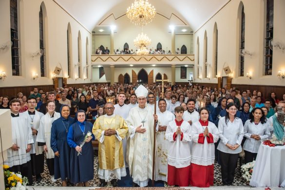 Dom Lauro preside Celebração Eucarística da Primeira Profissão Religiosa da noviça Lorrainy Coradini
