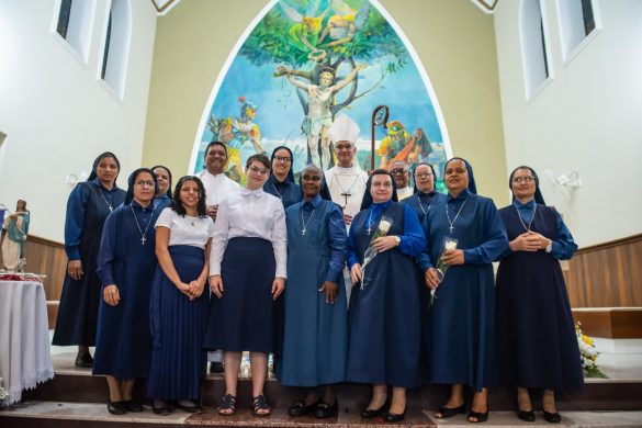 Dom Lauro preside Celebração Eucarística da Primeira Profissão Religiosa da noviça Lorrainy Coradini