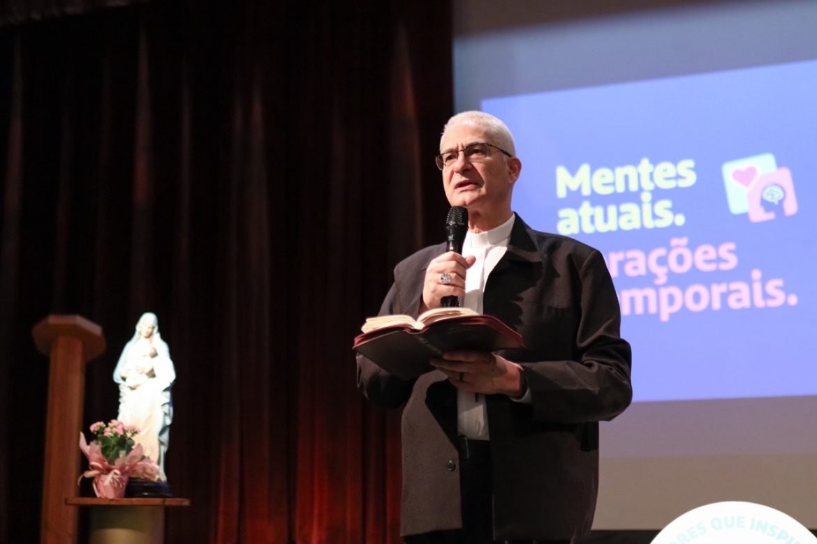 Dom Lauro participa da Jornada Pastoral Pedagógica dos Maristas