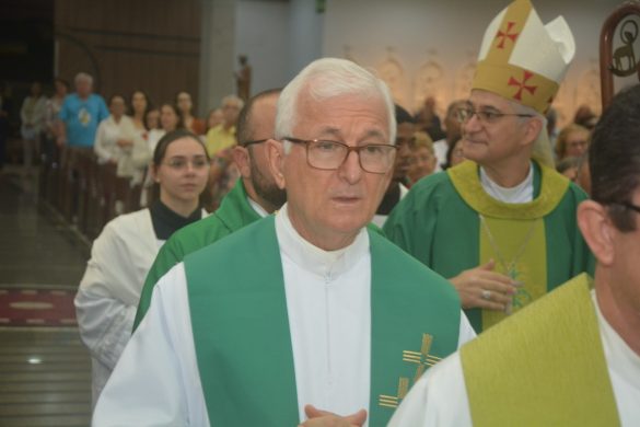 D. Lauro a Pe. Marciel: “Continue a oferecer ao povo o verdadeiro Pão do céu”
