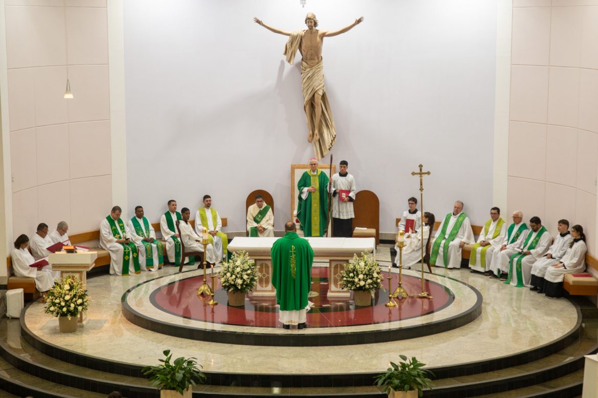 D. Lauro a Pe. Marciel: “Continue a oferecer ao povo o verdadeiro Pão do céu”