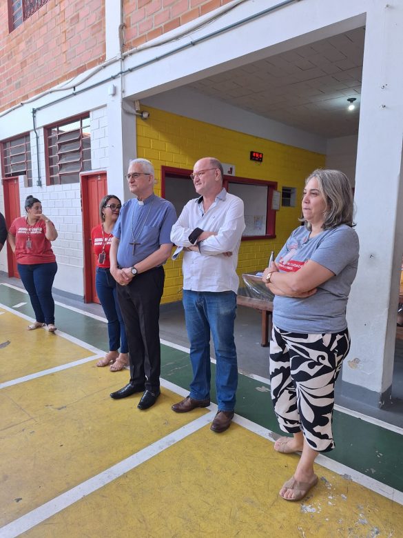 Dom Lauro visita a Escola São Francisco de Assis em Ibiraçu