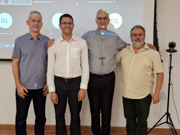 Pe. Irineu Claudino Sales defende dissertação sobre a “Igreja em Saída” na FAJE (MG)