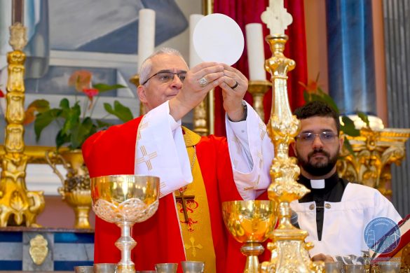Dom Lauro celebra a Crisma de 190 jovens na Paróquia Imaculado Coração de Maria em São Silvano