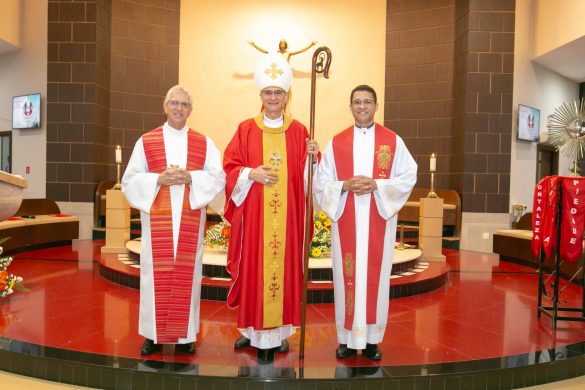 Celebração do Sacramento da Crisma na Paróquia São João Batista de Aracruz