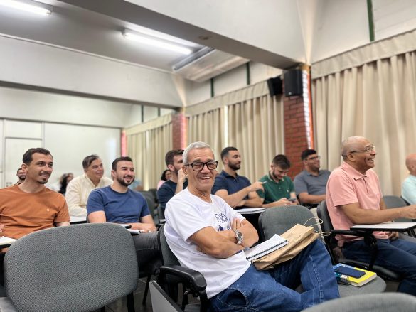 Padres e Seminaristas da Diocese de Colatina participam de formação sobre “Influenciadores Digitais Católicos”