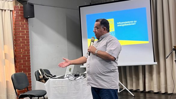 Padres e Seminaristas da Diocese de Colatina participam de formação sobre “Influenciadores Digitais Católicos”