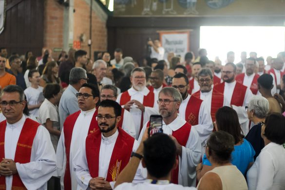 Dom Paulo Bosi Dal’Bó preside Missa Solene em honra a São Mateus com a presença de bispos do Regional Leste 3